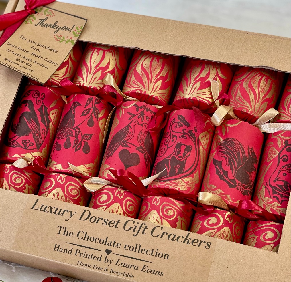 Eight Luxury Christmas Gift Crackers